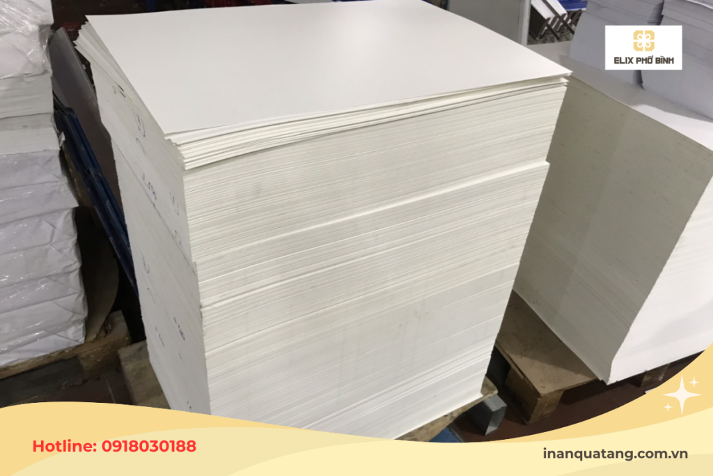 Giấy Couche có bề mặt trơn nhẵn, mềm mịn và cho hình ảnh sắc nét 