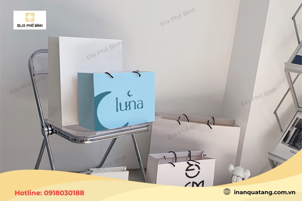 Túi giấy được in logo thương hiệu giúp tăng độ phủ và khả năng nhận diện với khách hàng