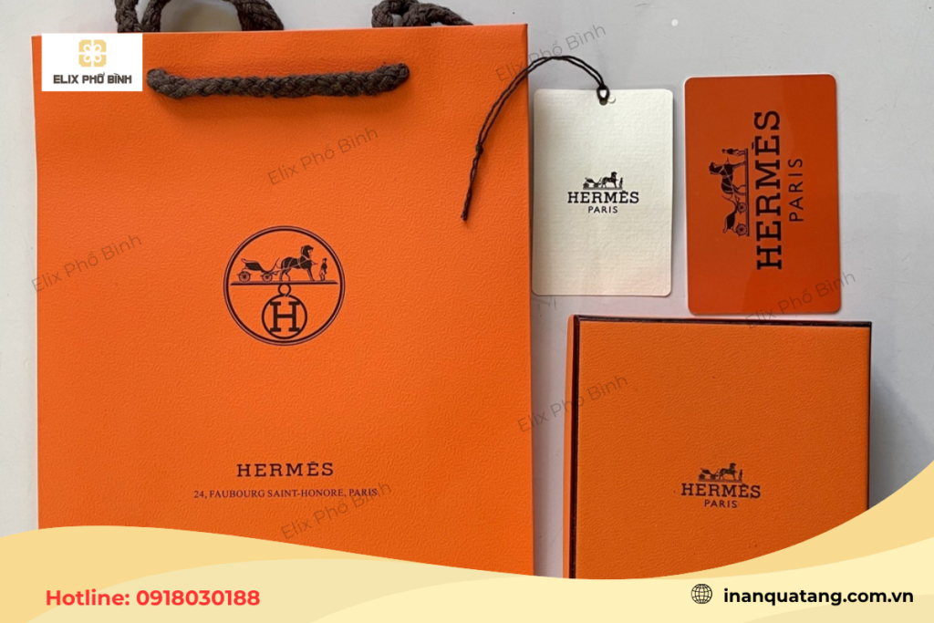 Bộ túi giấy, hộp giấy Hermes nổi bật với tông màu cam thương hiệu