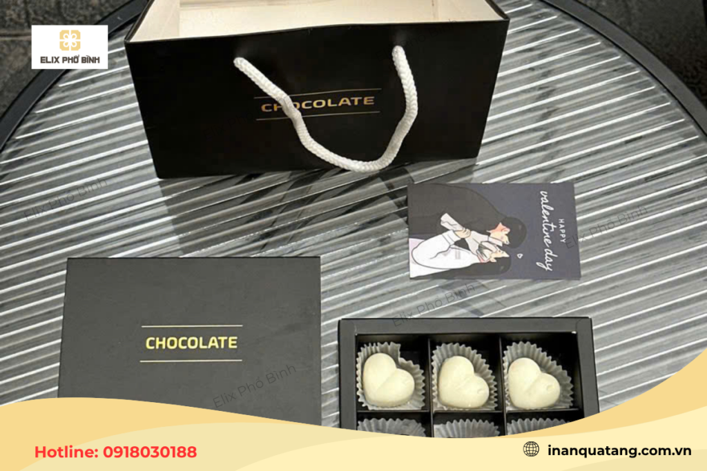 Bộ túi giấy, hộp giấy socola được in bằng gam màu đen độc đáo